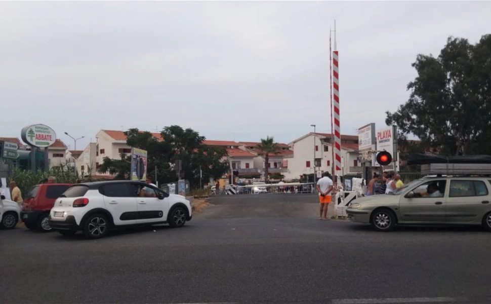 Mandatoriccio passaggio a livello