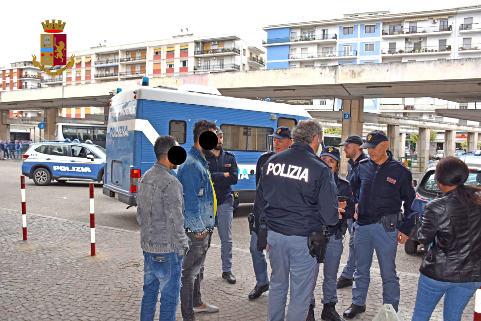 polizia autostazione