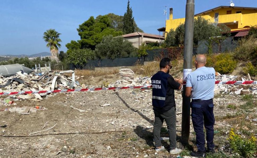 polizia locale e guardia costiera soverato sequestro area rifiuti