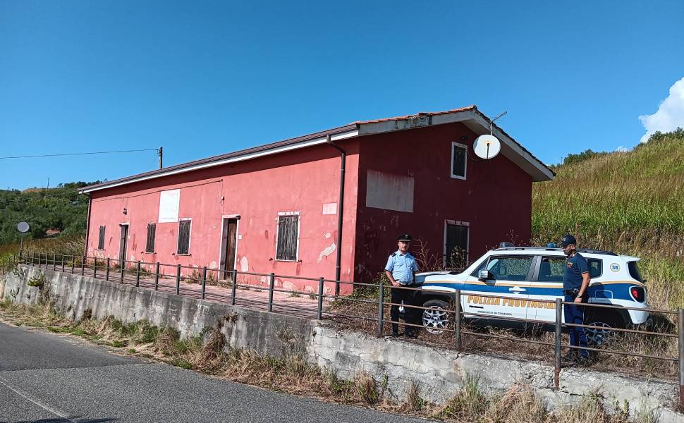 polizia provinciale casa cantoniera amantea