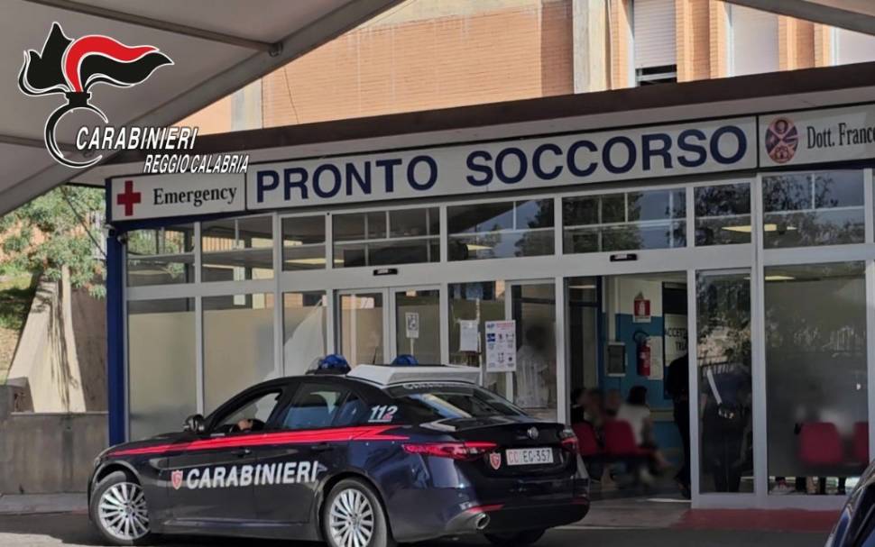 Maltrattano il fratello 54enne causandone la morte, due arresti 1 pronto soccorso ospedale locri carabinieri