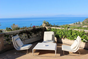 Il mare d’autunno: week-end imperdibili ed eventi unici in Calabria, dove l’estate non finisce mai 59 villa paola2 1