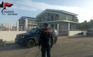 Lottizzazione abusiva: sequestrati 6 fabbricati nel Cosentino per 1,5 milioni. Denunciate 9 persone 56 Carabinieri forestali sequestro