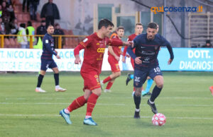 Cosenza è un derby amaro. Il Catanzaro fa festa con le reti di Iemmello e Biasci 60 Catanzaro Cosenza 03