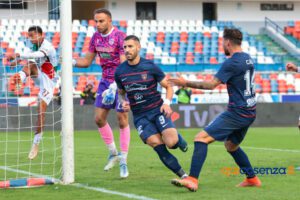 Voca e Tutino ridanno il sorriso al Cosenza. Reggiana battuta 2 a 0, tra due settimane il derby 66 Cosenza Reggiana 112