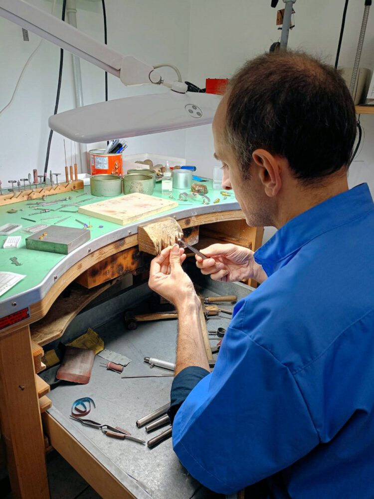 Dal Piemonte a Cosenza: il sogno di Alessandro e del laboratorio 'Gervalenza': opere d’arte a forma di gioielli 58 Gervalanza