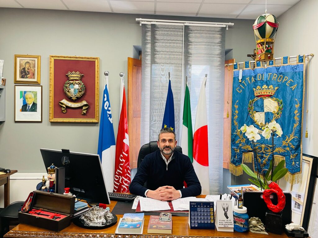 sindaco di Tropea Macrì