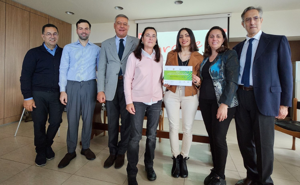 consegna attestato partecipazione PMI DAY a docenti scuola