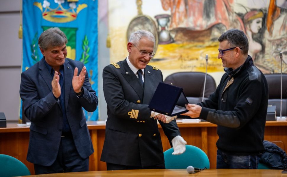 consegna riconoscimento Astorino Cosenza 01