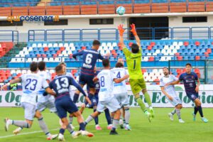 Voca e Tutino ridanno il sorriso al Cosenza. Reggiana battuta 2 a 0, tra due settimane il derby 59 cosenza reggiana 05