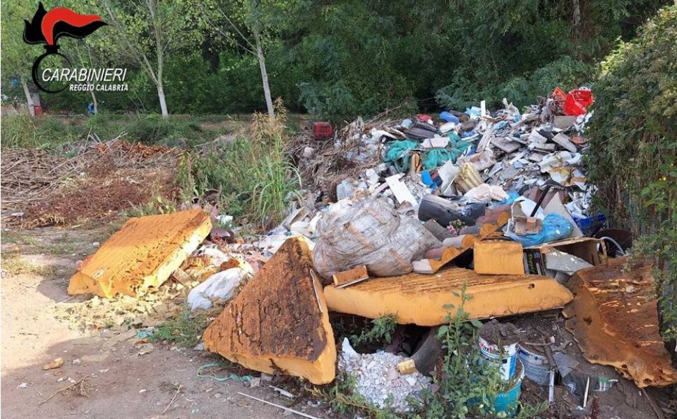 foto discarica area comunale melicucco 01