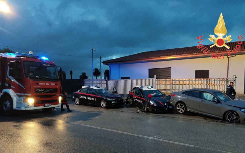 incidente carabinieri lamezia 02