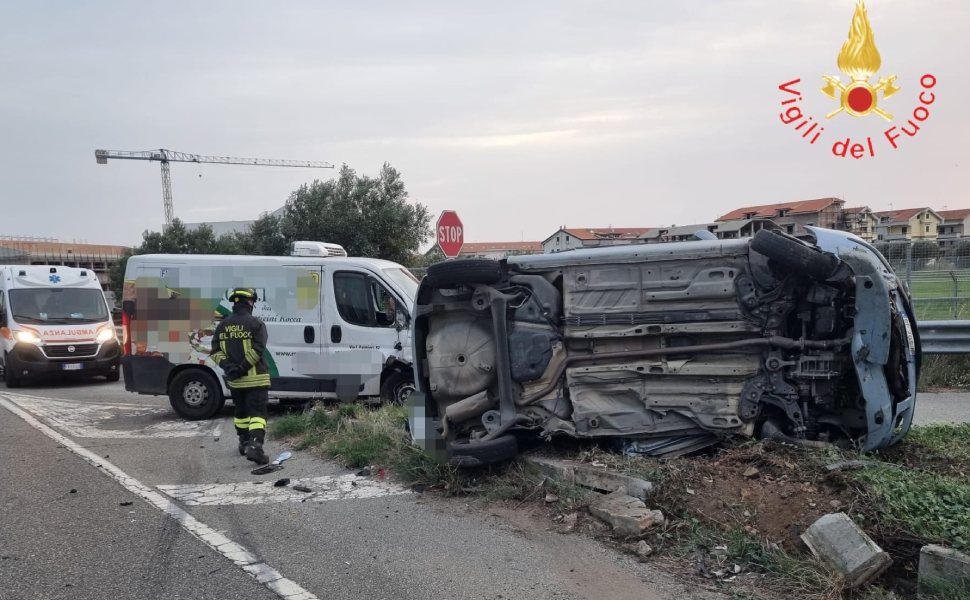 incidente squillace auto furgone 02