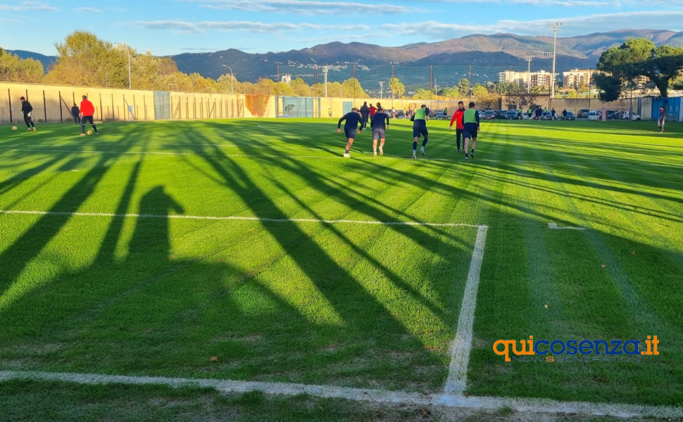 Gemmi:«Stiamo facendo male, serve un cambio di rotta. Caserta? Sta dirigendo l'allenamento» 52 Allenamento Cosenza
