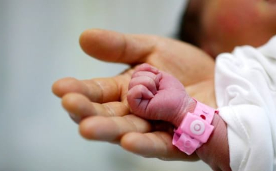 Eva-bimba-nata-in-pronto-soccorso