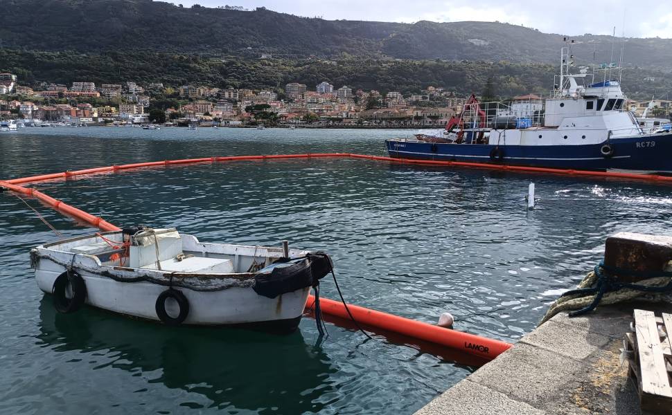 area peschereccio affondato porto vibo 02