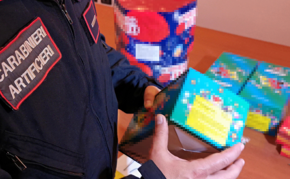 carabinieri sequestro artificieri fuochi