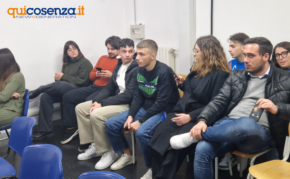 Centro residenziale svilito e socialità all'osso: «Leone si prenda la responsabilità su nomina prorettore» 55 conferenza stampa athena ref 02