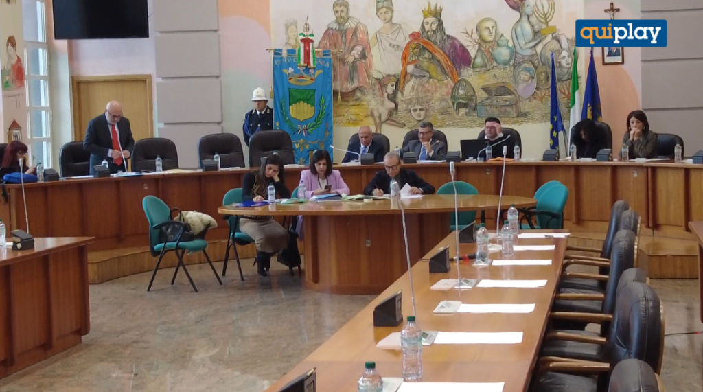 Piano risanamento, commissioni consiliari, rifiuti, Amaco: mercoledì il Consiglio comunale 1 foto consiglio comunale