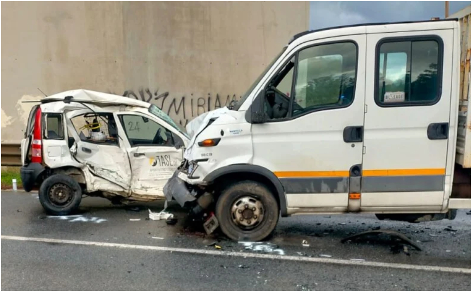 Violento Incidente Ad Angitola Scontro Tra Auto E Furgone Grave Un Giovane Quicosenza