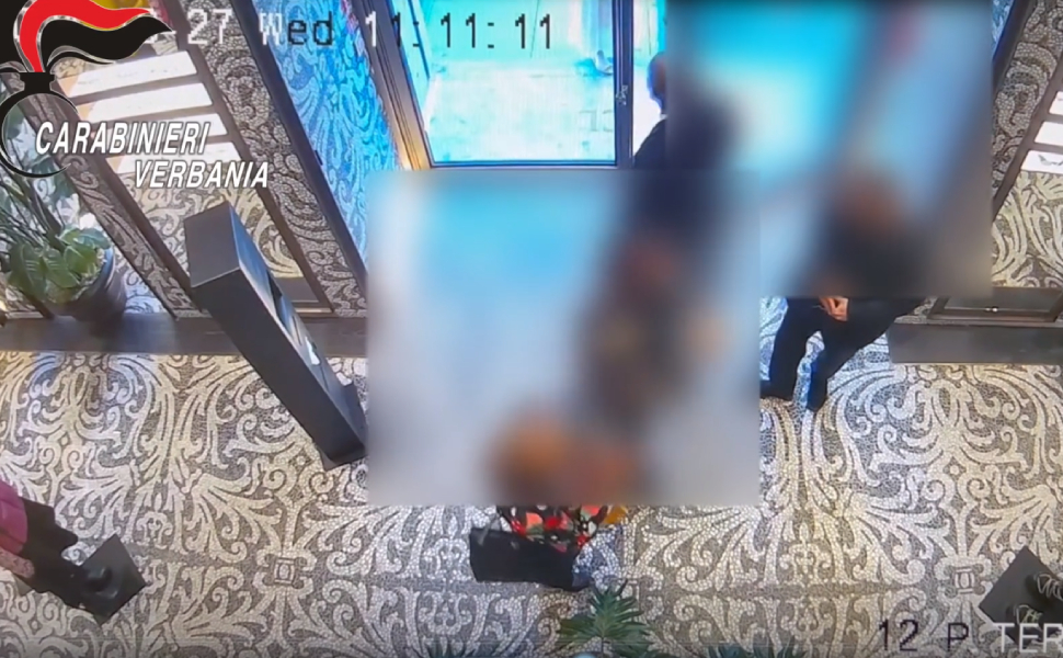 Truffano correntisti per comprare capi d'alta moda: 8 arresti, vittime anche in Calabria 54 operazione Sfarzo Criminale 02
