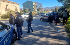 Alto impatto controlli polizia e carabinieri Cosenza