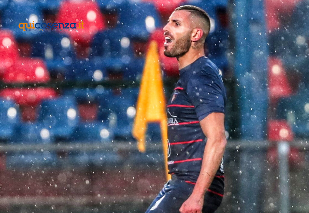 Tutino: «i miei goal sono per il Cosenza. La squadra é sempre stata con Caserta» 2 Gennaro Tutino