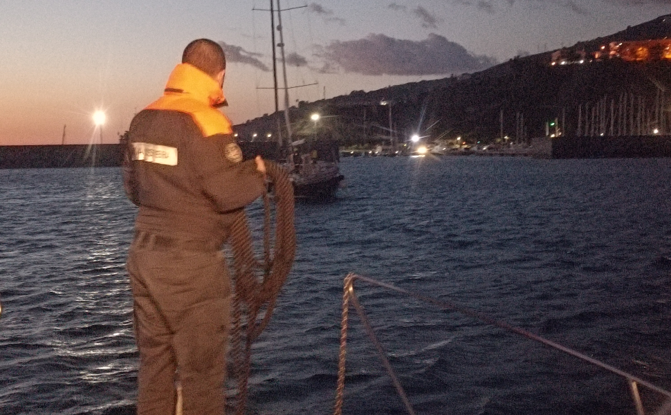 barca-incagliata-Cetraro.