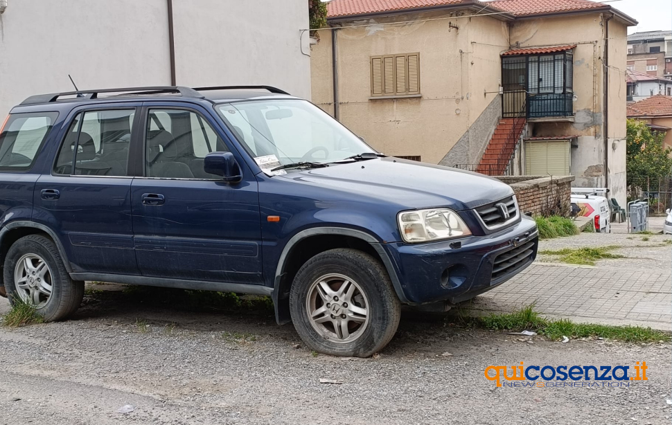 Auto abbandonate Cosenza 01