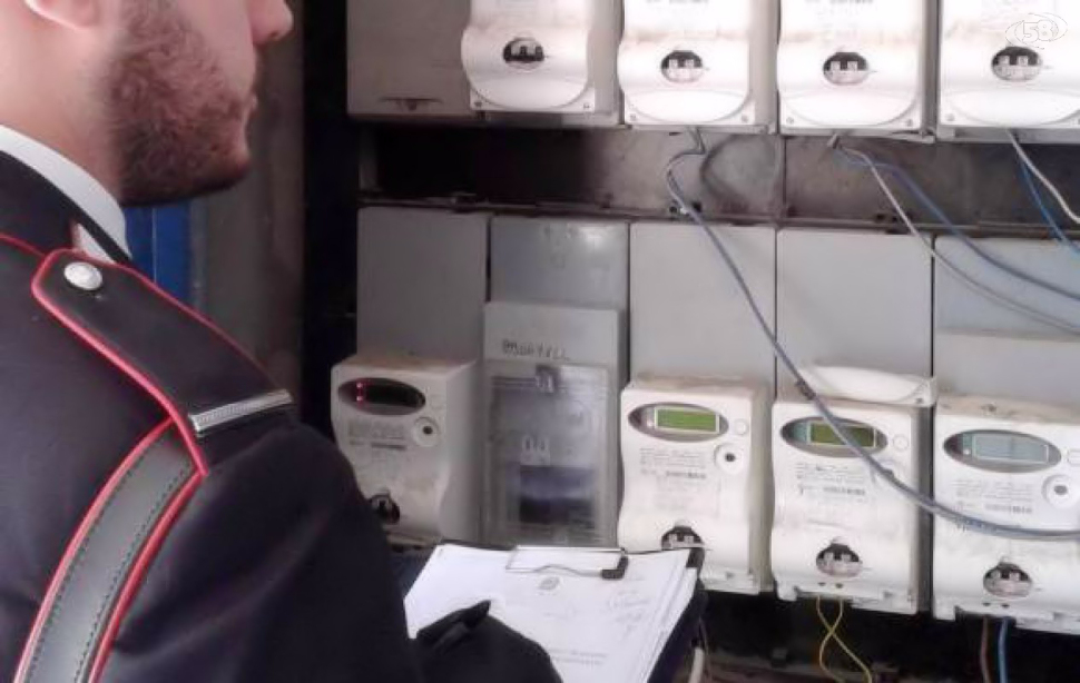 Carabinieri furto energia2