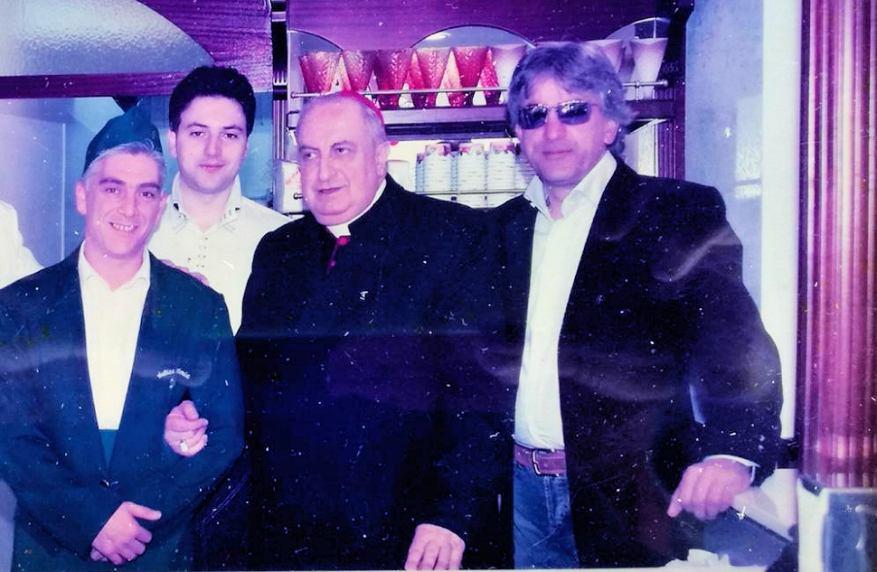 Il gelato a Cosenza? La risposta è Zorro. Una storia iniziata 95 anni fa a Piazza dei Valdesi 63 Coni Zorro