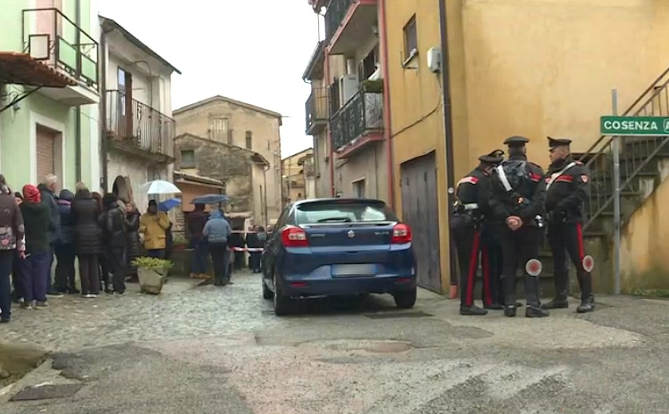 Mangone assistente polizia penitenziario (2)
