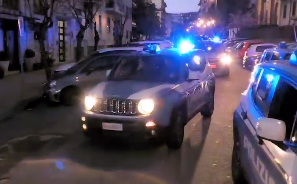 Polizia carte false immigrazione Cosenza