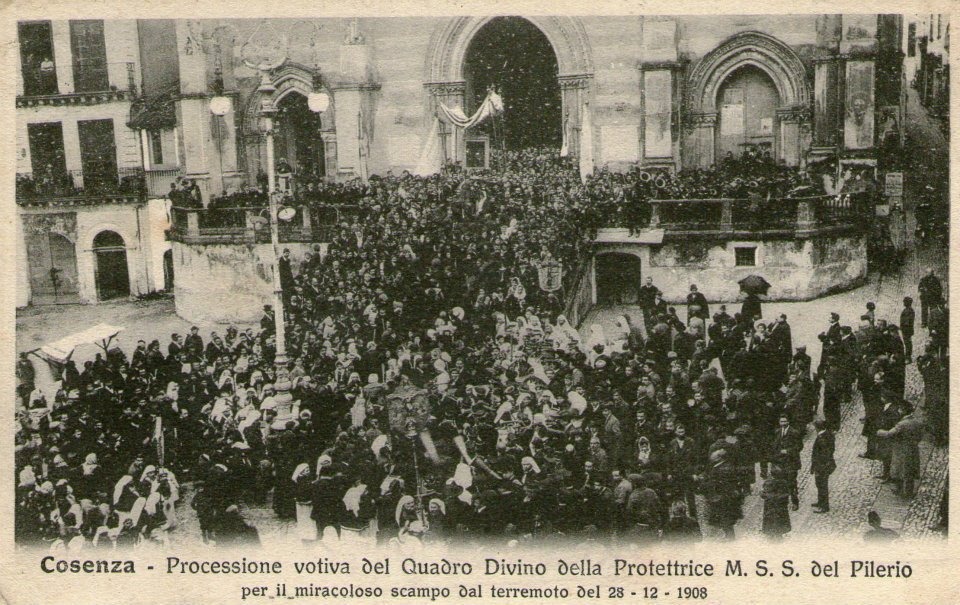 Cosenza celebra la Madonna del Pilerio. La città prega la vergine che la salvò da peste e terremoto 59 Terremoto madonna del Pilerio