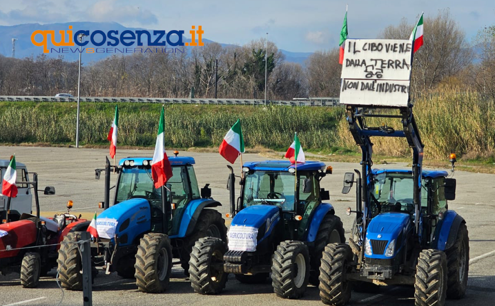 agricoltori protesta trattori rende 01