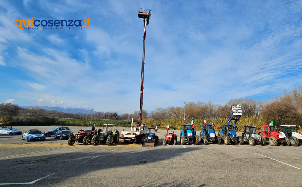 agricoltori protesta trattori rende 02