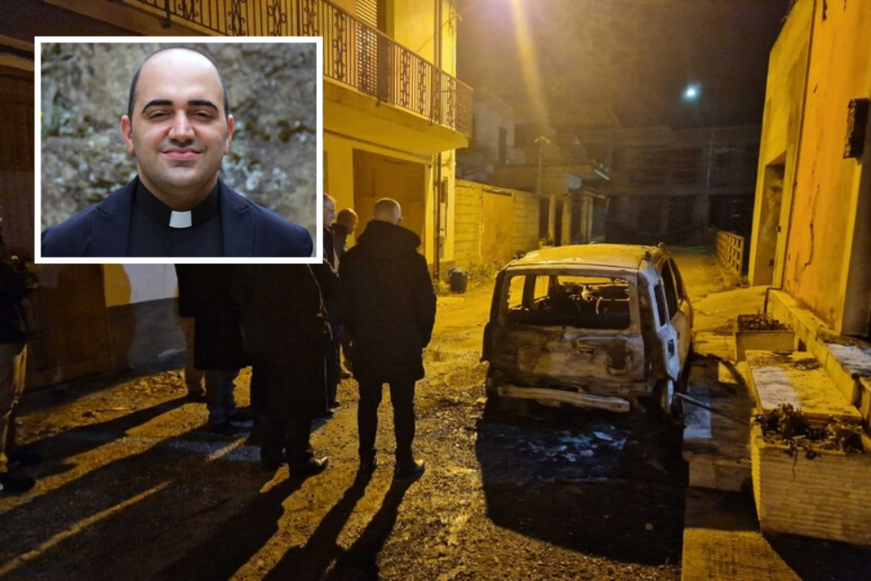 auto-incendiata-don-Rigoli-