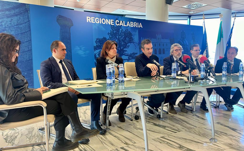 conferenza stampa occhiuto sanita medici cubani concorsone