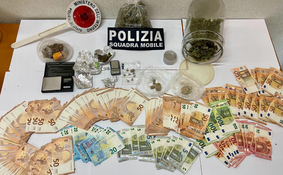 eroina marijuana vibo 8530 euro