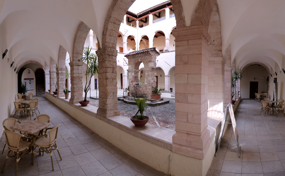 museo brettii ed enotri chiostro