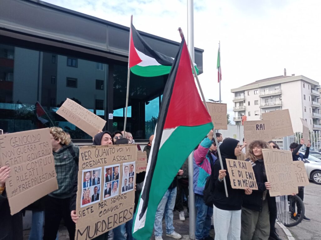 sit in propalestine sede rai cosenza