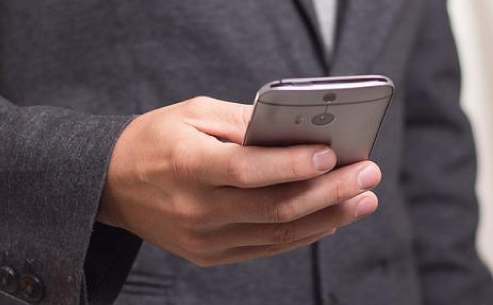 telefono cellulare