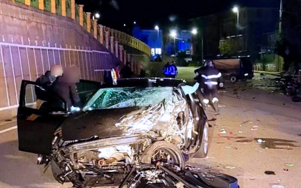 3a2ea3b3 5f85 48ea b7ab 0efa4cf53386