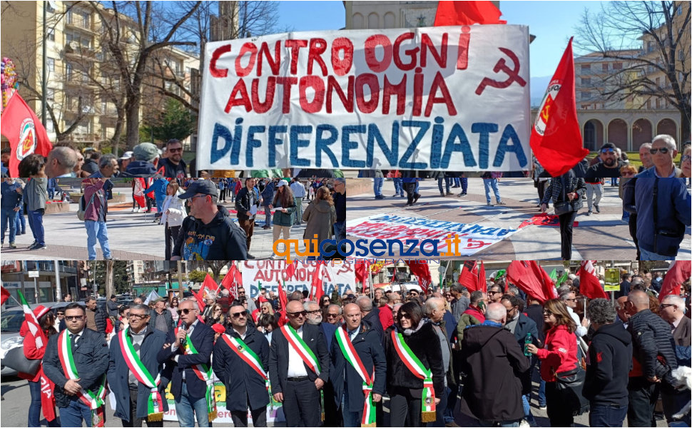 Autonomia Differenziata Cosenza Corteo centro città