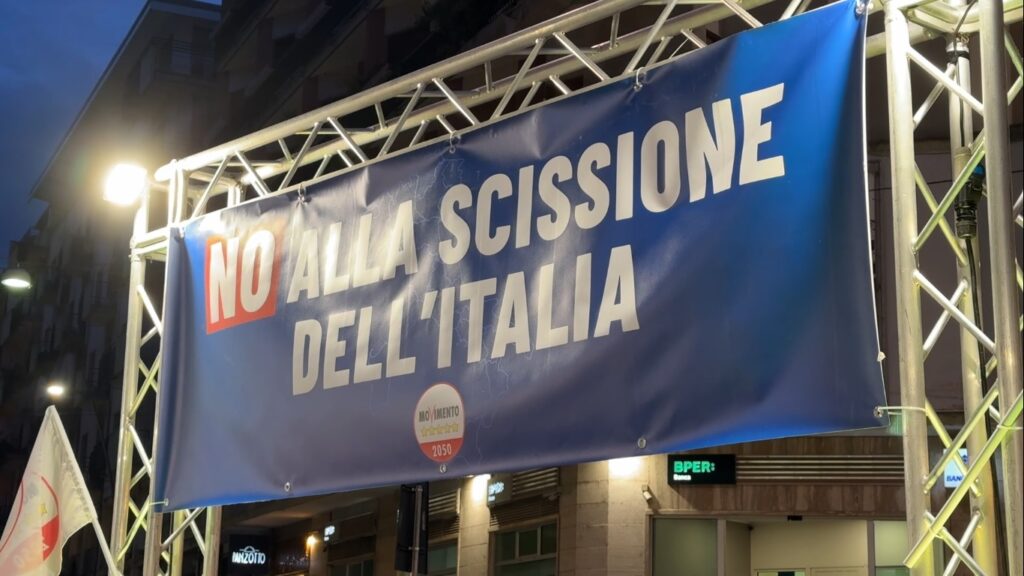 I rischi dell'autonomia differenziata, in piazza il Movimento cinque stelle 1 Autonomia movimento 5 stelle