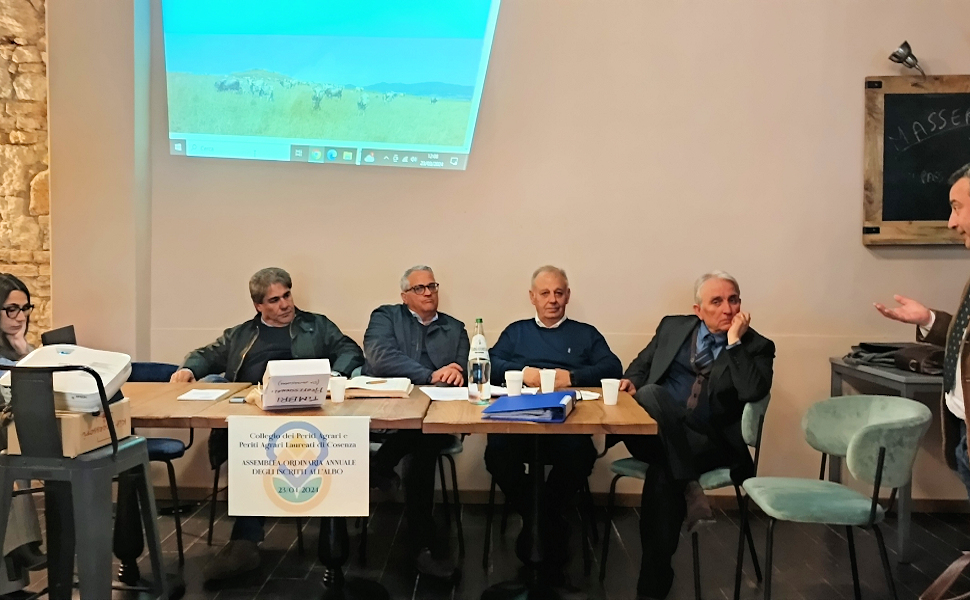 Cosenza, assemblea annuale dei Periti Agrari. Approvato il bilancio consuntivo 2023 e quello preventivo 2024 53 Periti agrari cosenza