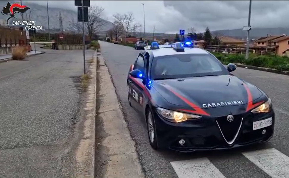 Spaccio di eroina, cocaina, hashish e marijuana nel Cosentino: arrestate 7 persone 2 carabinieri cosenza