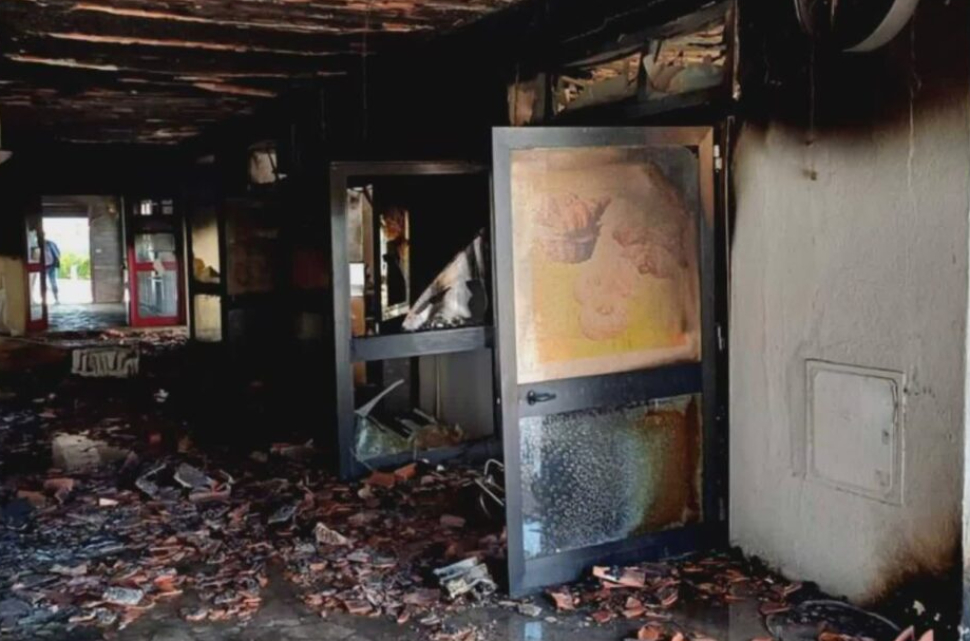 incendiata yogurteria a Marina di Sibari