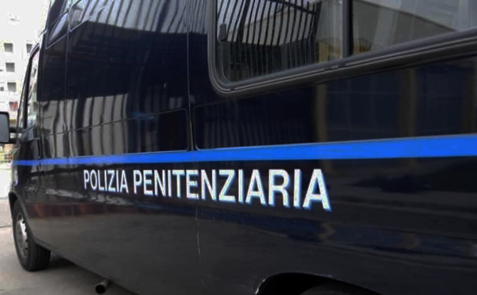 polizia penitenziaria mezzo