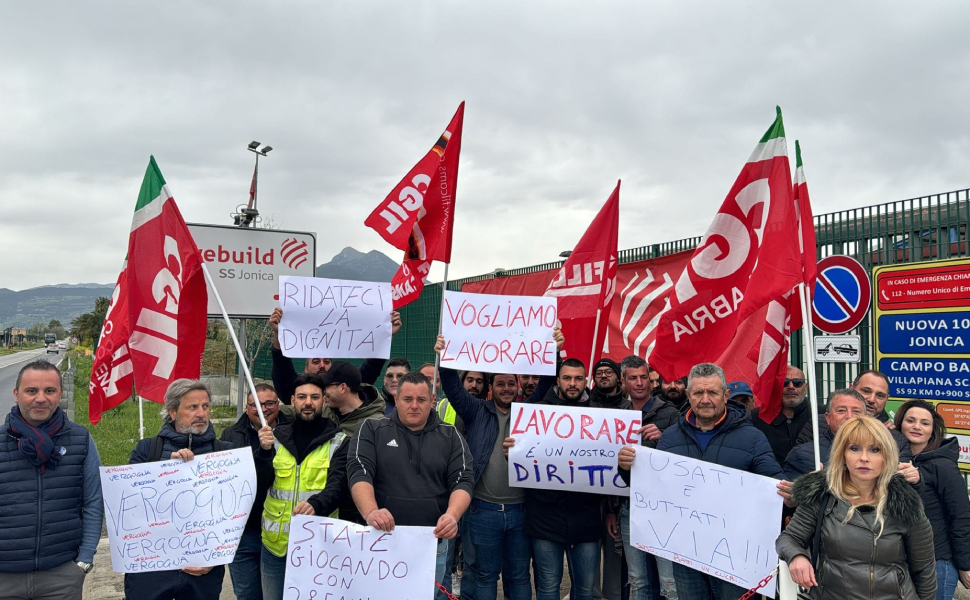 protesta 28 lavoratori 3 megalotto